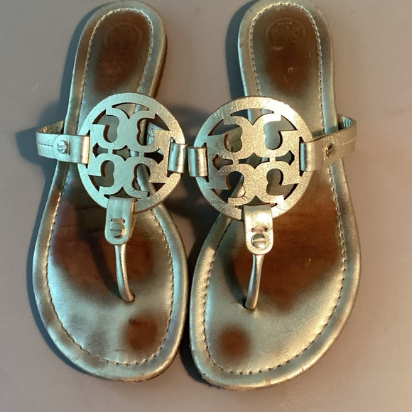 Tory Burch Gold Sandal Size 8 - Picture 2 of 5
